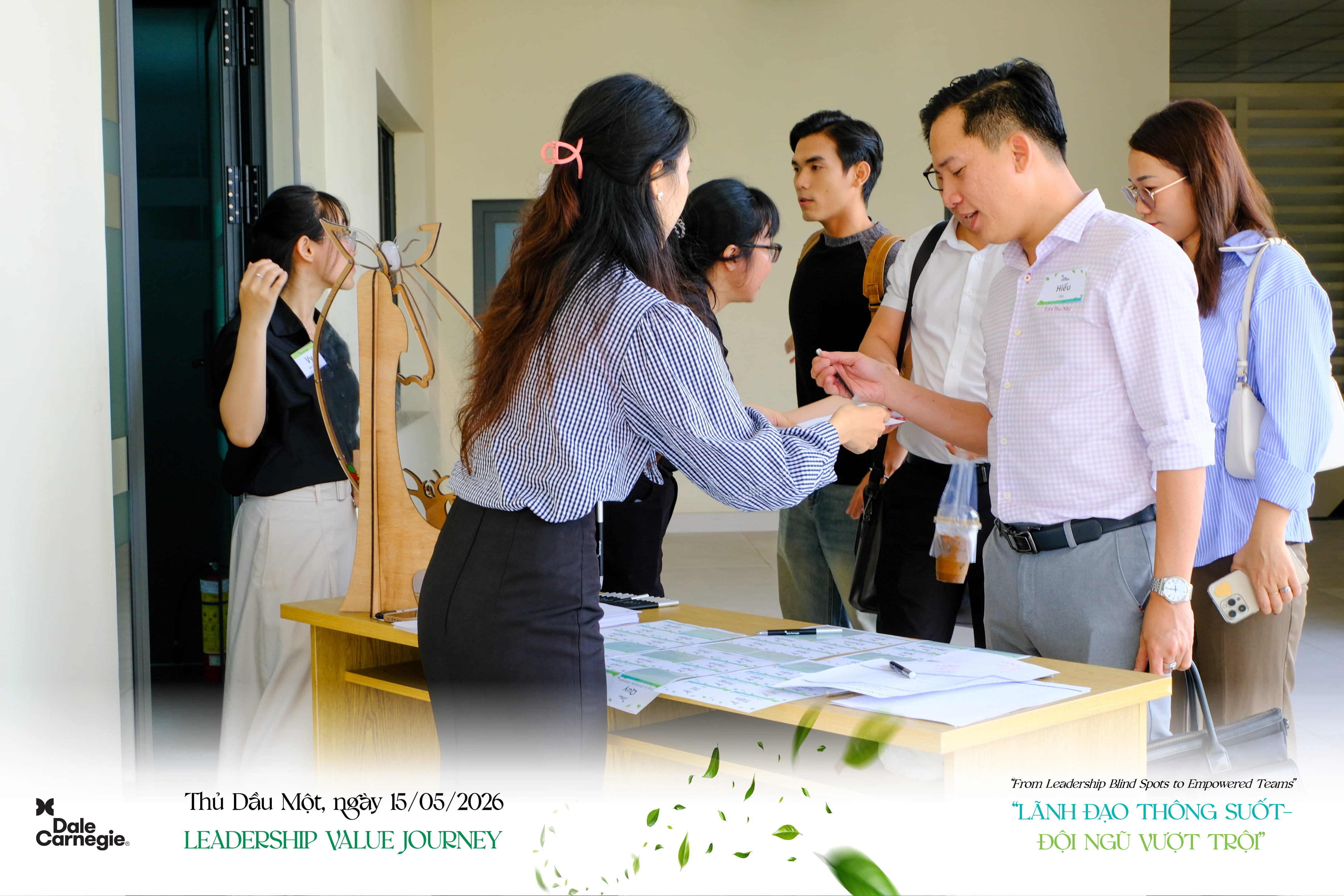 khong-khi-coi-mo-giua-hoc-vien-va-doi-ngu-chuyen-vien-nha-dale-truoc-su-kien